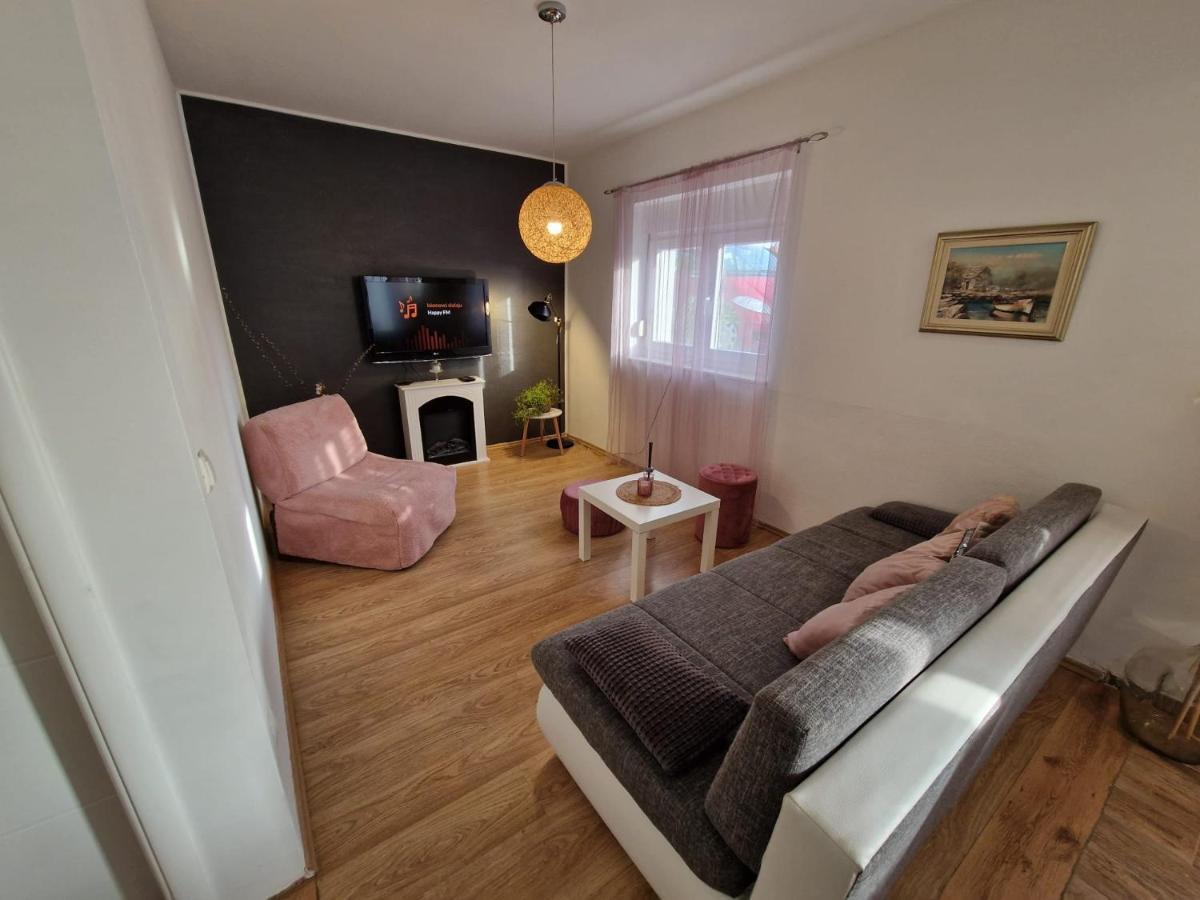 Apartment Dome 비오그라드나모루 외부 사진