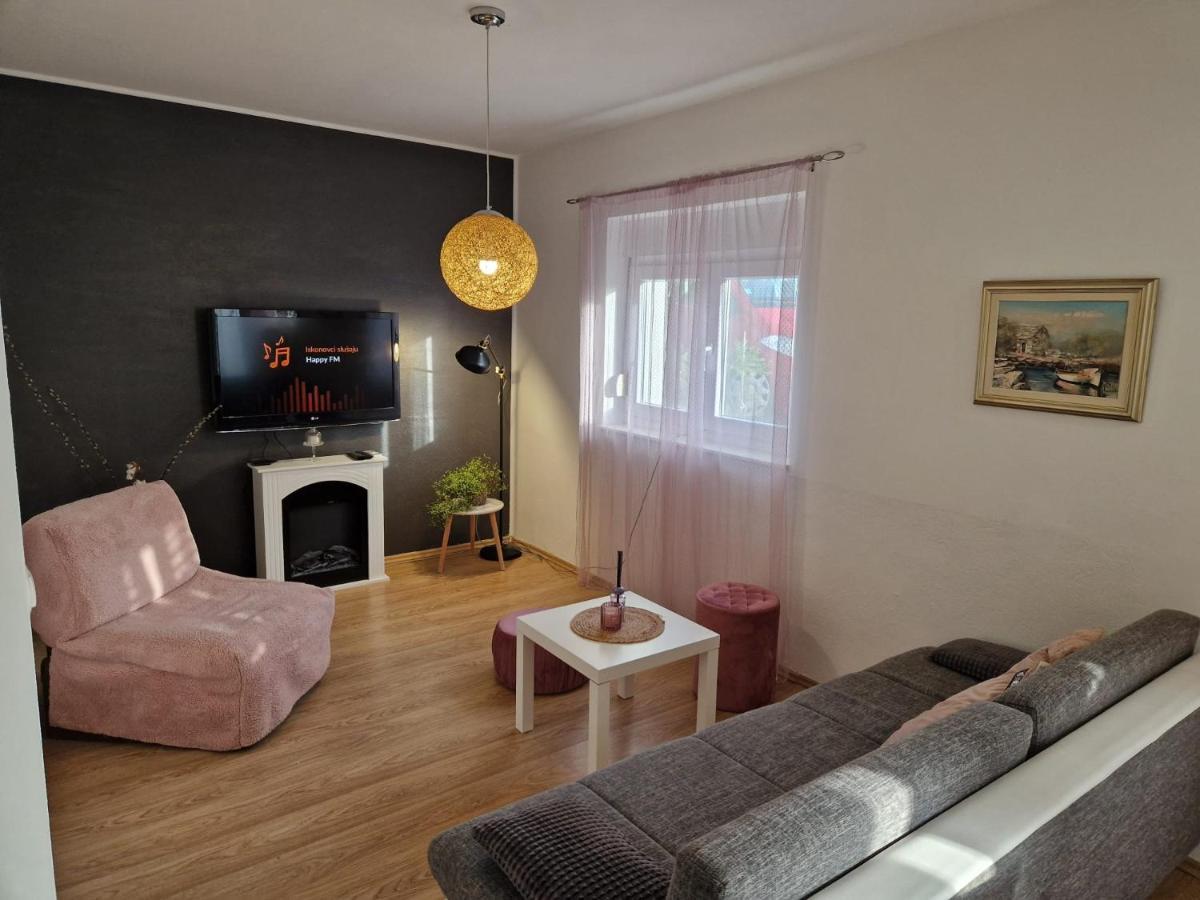 Apartment Dome 비오그라드나모루 외부 사진