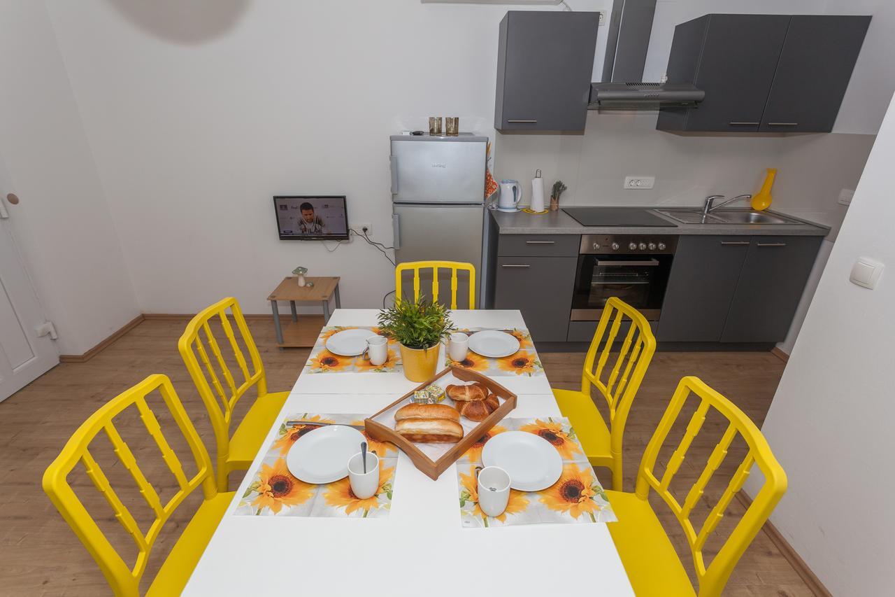 Apartment Dome 비오그라드나모루 외부 사진